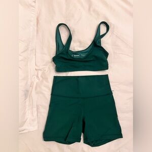 Aritzia TNA workout set